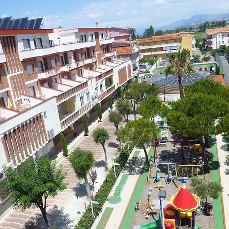 Apparthotel Residence Riviera Dei Cedri Santa Maria Del Cedro Exterior foto