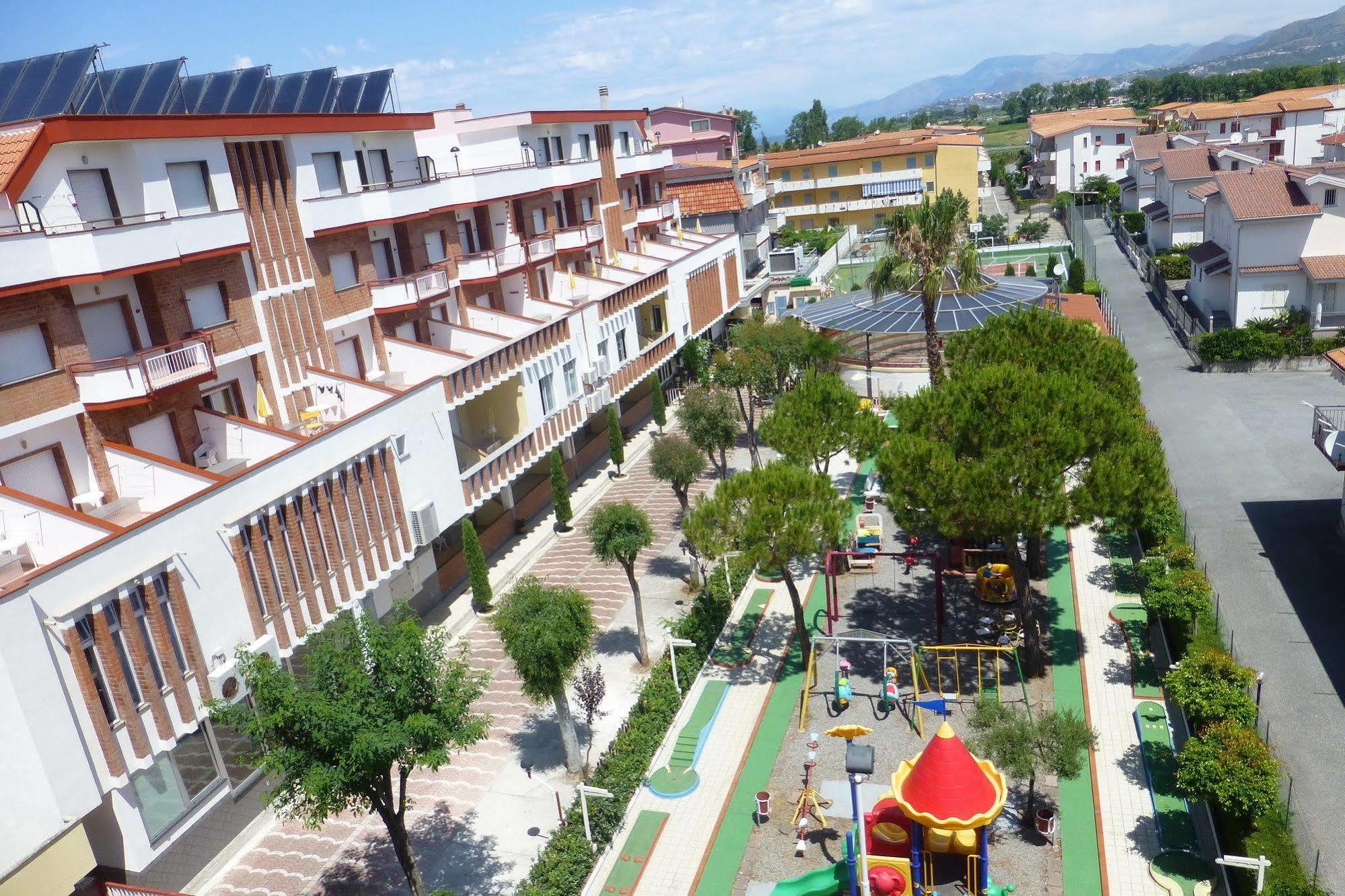 Apparthotel Residence Riviera Dei Cedri Santa Maria Del Cedro Exterior foto